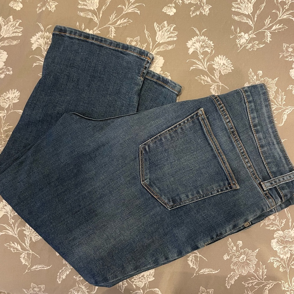 St. John's Bay Women's Straight Leg Blue Jeans Capris